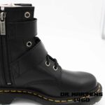 بوت دکتر مارتنز مدل 1460 زنانه سگک دار مشکی Dr. Martens 1460 Buckle Pull Up Black - Image 5
